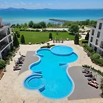 Ξενοδοχείο με διαμερίσματα Diamond Sarafovo By Kp