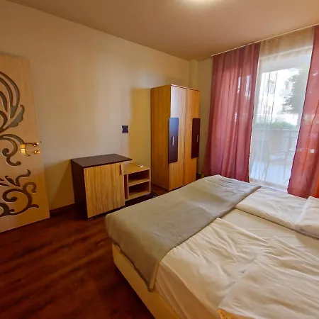 アパートホテル Diamond Sarafovo By Kp 4*