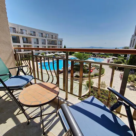 アパートホテル Diamond Sarafovo By Kp